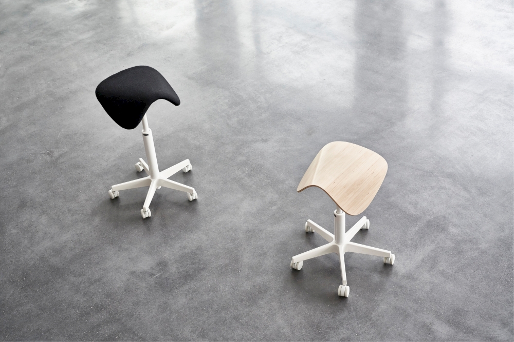 Tutto Active Saddle chair. Designed for Isku by Mikko Laakkonen.